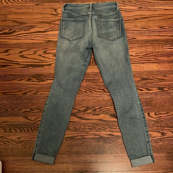 Womens Abercrombie &Fitch size 2R stretchy jeans.Skinny leg. W-26, L-29 highrise - Picture 6 of 9